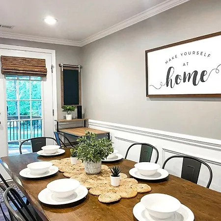 Family With Outdoor Living Areas And Foosball Table In Nc Holiday home Charlotte