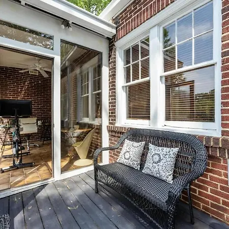 Holiday home Spacious 2br In Myers Park With Sunroom Charlotte