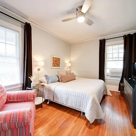 Elegant 1br King Condo, Elizabeth-plaza Midwood