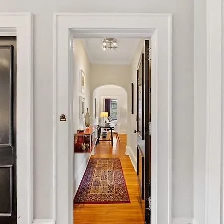 Contemporary 2br In Myers Park With Screened Porch Charlotte