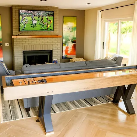Cozy With Swimming Pool In Charlotte, North Carolina Holiday home Charlotte