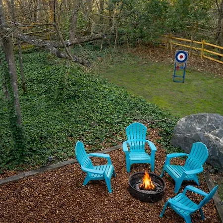 Disconnect At With Great Surroundings In Charlotte, North Carolina Holiday home Charlotte