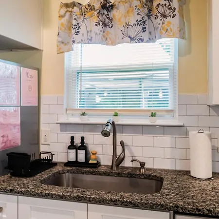 Holiday home Uptown 3br | Hot Tub + Fire Pit *