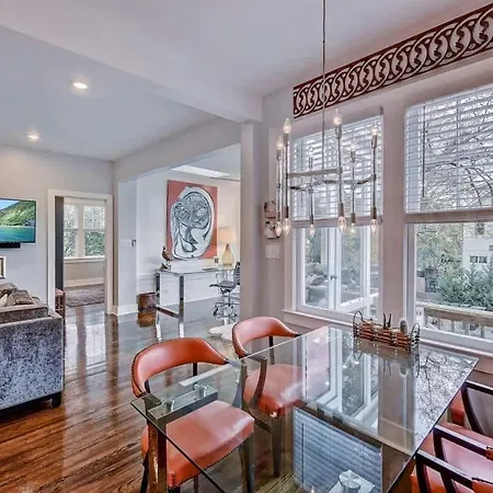 Modern 2br With Sunroom Near Uptown Holiday home Charlotte
