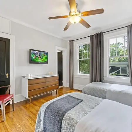 2 Bedroom In Myers Park With Comfortable Screened Porch Holiday home