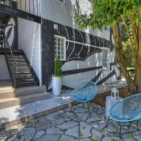 Holiday home Spacious With Easy Access To Uptown *