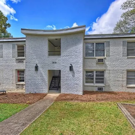 Spacious With Easy Access To Uptown * Charlotte