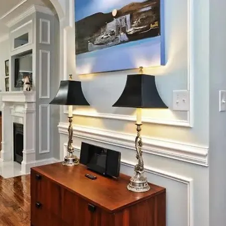 Chic And Comfortable 2br Near Uptown Charlotte