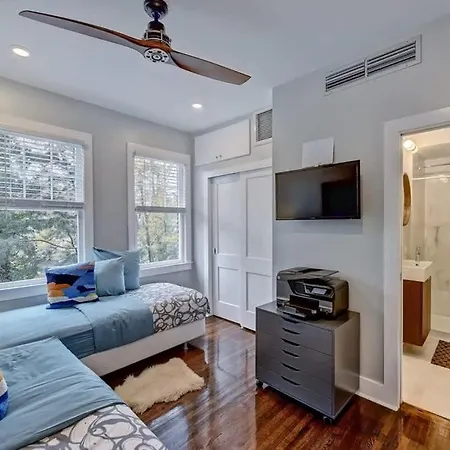 Modern 2br With Sunroom Near Uptown Holiday home Charlotte