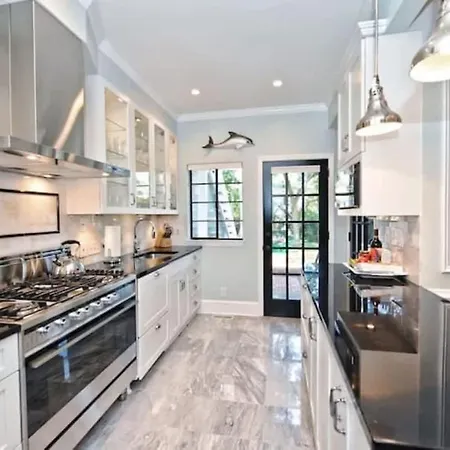 Holiday home Relax Or Entertain In Luxurious 2br With Patio *