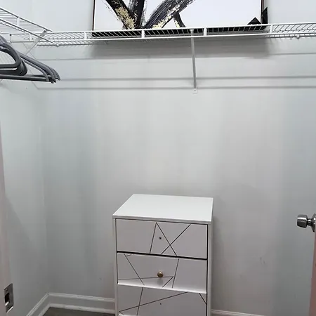 Beautiful 2 King Bedrooms With Garage Holiday home Charlotte