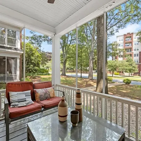Holiday home 2 Bedroom In Myers Park With Comfortable Screened Porch *
