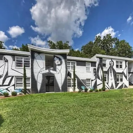 Spacious With Easy Access To Uptown Charlotte