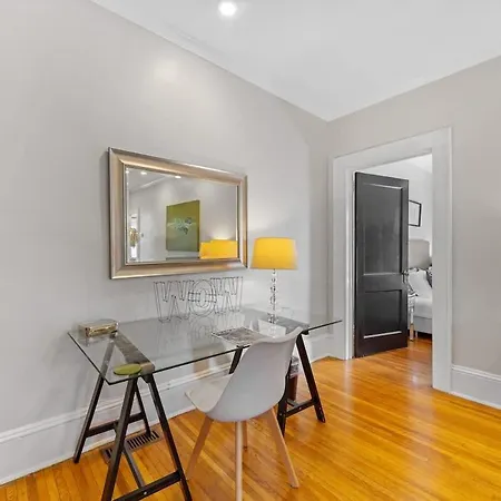 Holiday home Contemporary 2br In Myers Park With Screened Porch Charlotte