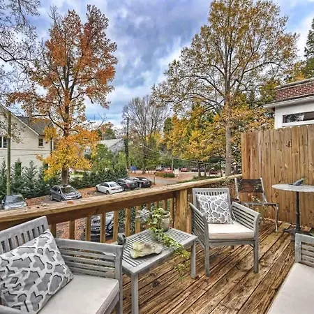 Modern 2br With Sunroom Near Uptown Holiday home