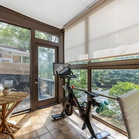 Spacious 2br In Myers Park With Sunroom Holiday home Charlotte