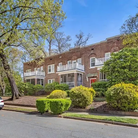 Holiday home Bright And Restful 2br Near Uptown With Balcony Charlotte
