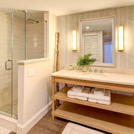 Cozy With Swimming Pool In Charlotte, North Carolina