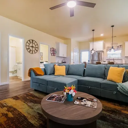 Uptown Charlotte 3Br | Grill + Fire Pit