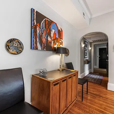Spacious 2br In Myers Park With Sunroom Holiday home Charlotte