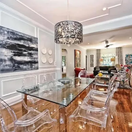 Relax Or Entertain In Luxurious 2br With Patio Charlotte