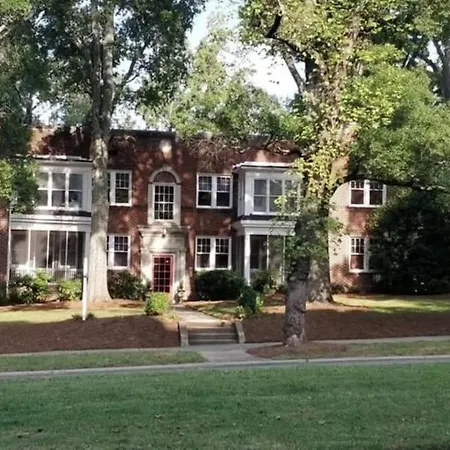 Spacious 2br In Myers Park With Sunroom Holiday home *
