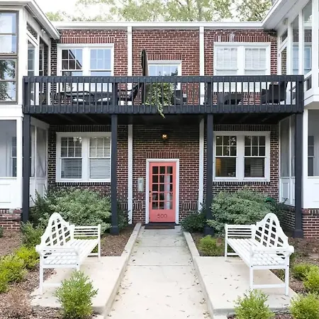 Spacious 2br In Myers Park With Sunroom Holiday home *