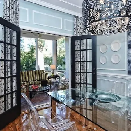 Relax Or Entertain In Luxurious 2br With Patio