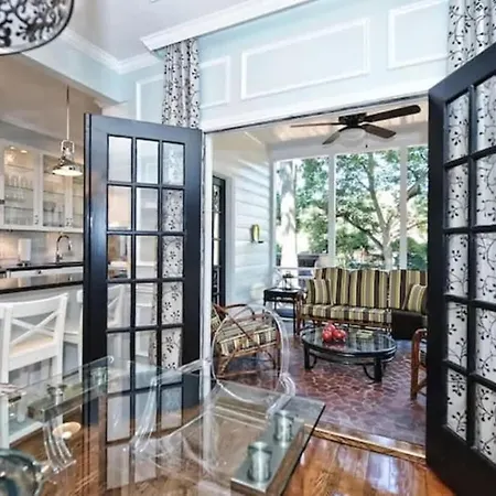 Relax Or Entertain In Luxurious 2br With Patio Charlotte