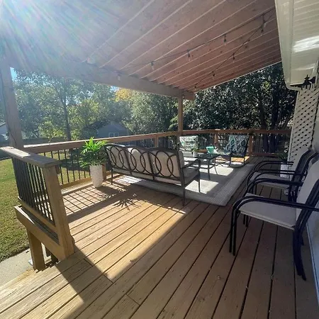 Family With Outdoor Living Areas And Foosball Table In Nc Holiday home