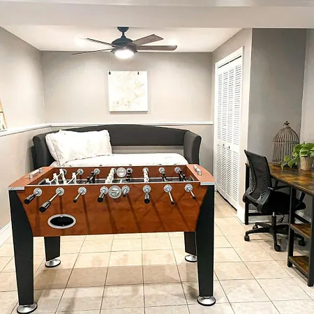 Holiday home Family With Outdoor Living Areas And Foosball Table In Nc