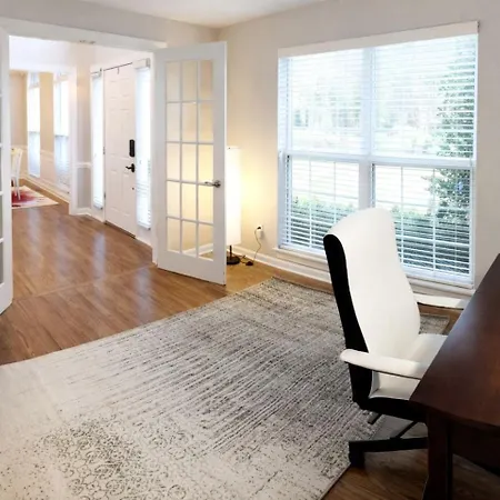 Suburban Sanctuary In Charlotte, North Carolina Holiday home Charlotte