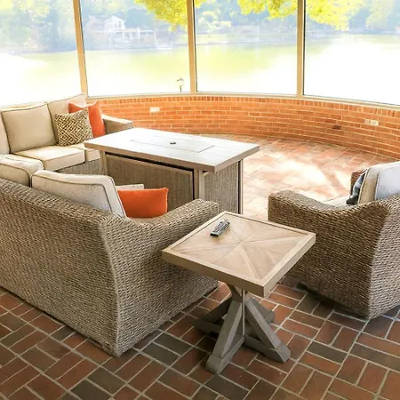 Cozy With Swimming Pool In Charlotte, North Carolina *