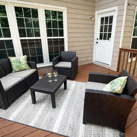 Disconnect At With Great Surroundings In Charlotte, North Carolina Holiday home