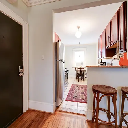 Chic 1 Bedroom Units Near Dilworth