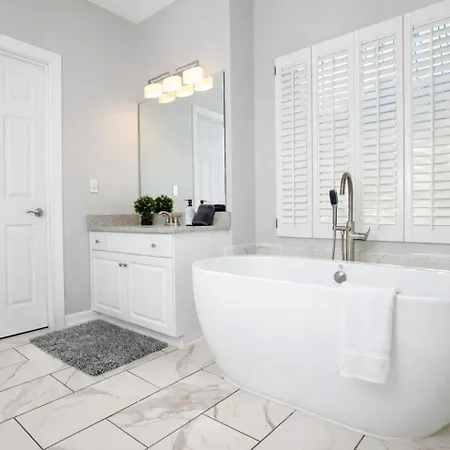 Holiday home Suburban Sanctuary In Charlotte, North Carolina