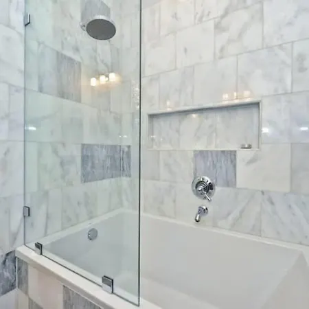 Relax Or Entertain In Luxurious 2br With Patio *