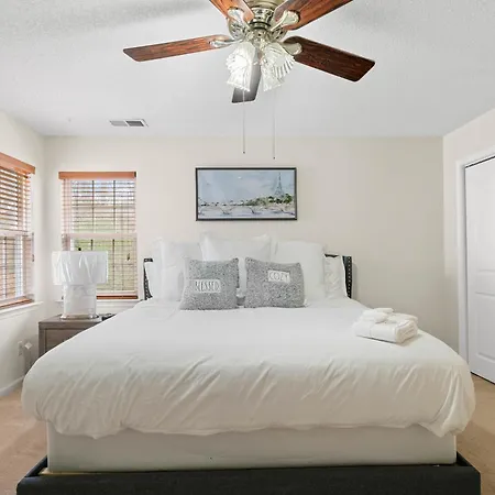 Holiday home Cozy 4b 2 5b King Beds Jacuzzi Charlotte