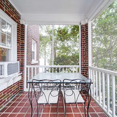Chic 1 Bedroom Units Near Dilworth Holiday home *