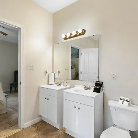 Cozy 4b 2 5b King Beds Jacuzzi Charlotte