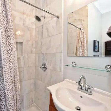 Holiday home Relax Or Entertain In Luxurious 2br With Patio