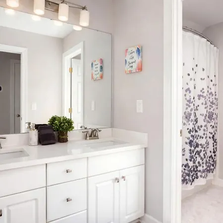 Suburban Sanctuary In Charlotte, North Carolina * Charlotte