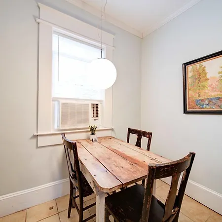Chic 1 Bedroom Units Near Dilworth *