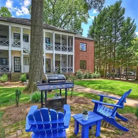 Relax Or Entertain In Luxurious 2br With Patio