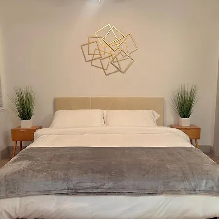 Luxury Uptown, Free Parking, 5min Bank Of America Stadium Apartment Charlotte