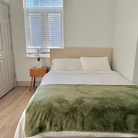 Luxury Uptown, Free Parking, 5min Bank Of America Stadium Apartment