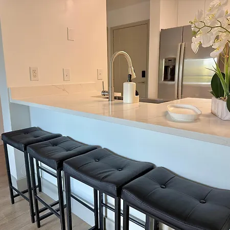 Luxury Uptown, Free Parking, 5min Bank Of America Stadium Charlotte