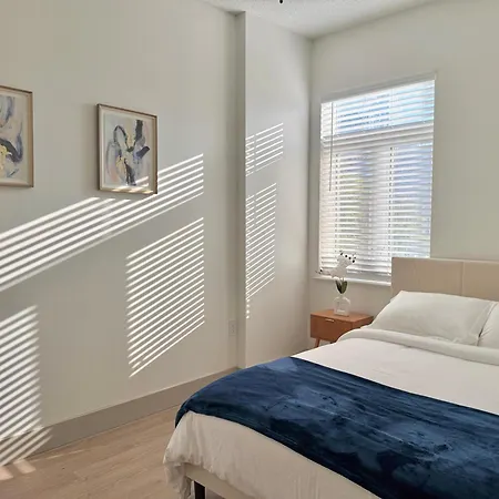 Luxury Uptown, Free Parking, 5min Bank Of America Stadium Apartment Charlotte