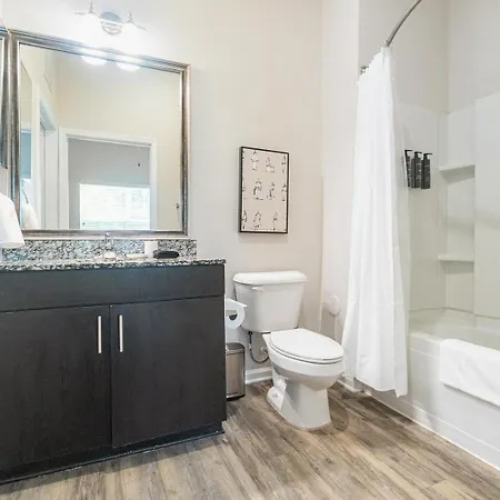 Landing - North Apartment *