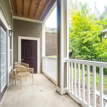 Landing - North Apartment *